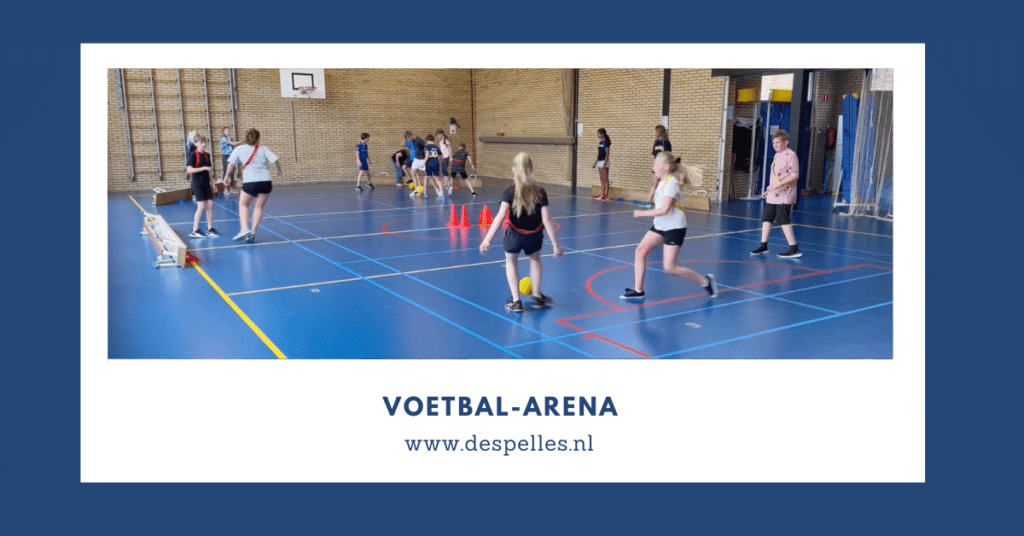 Voetbal-Arena in de gymles