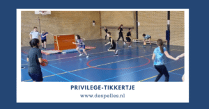 Privilege-Tikkertje in de gymles